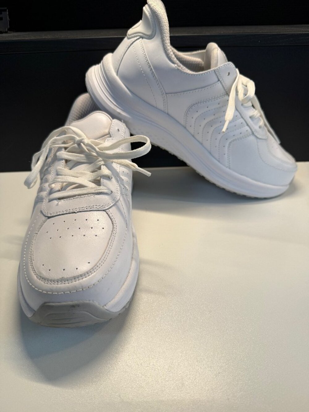 Orthofeet Womens #80081 White Leather Upper Shoes EUC